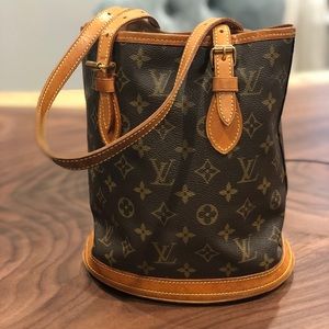 Louis Vuitton monogram petite bucket